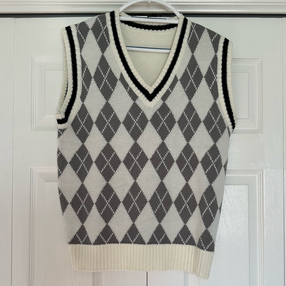 Sweater Vest Argyle Men’s S Small Black Cream Gray Knit